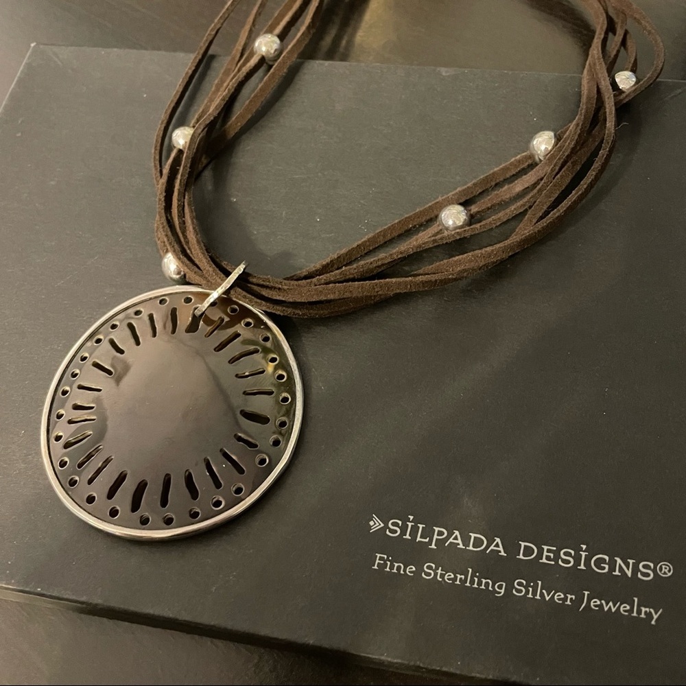 🍁SALE🍁Silpada RETIRED pen shell suede and silver necklace